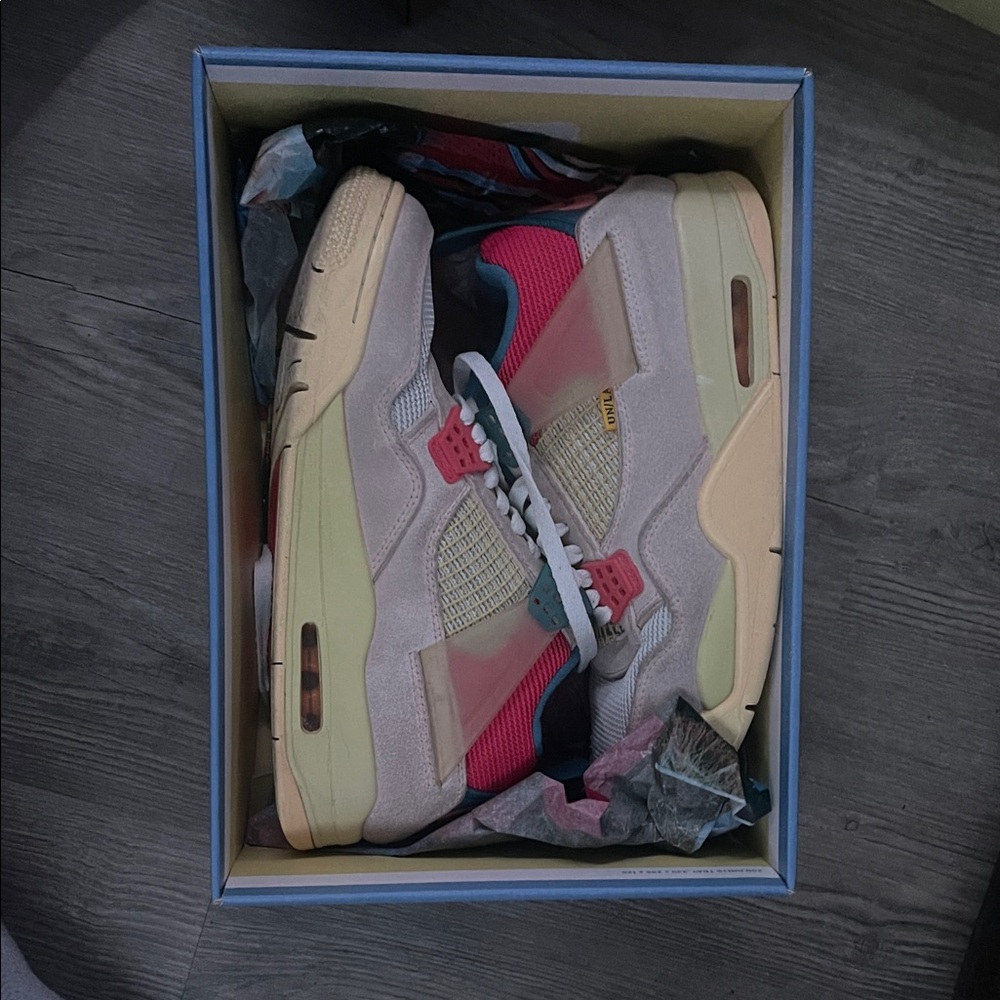Jordan Union 4s
